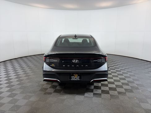 Used 2025 Hyundai Sonata SE image 9