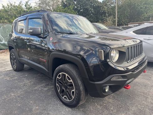Used 2016 Jeep Renegade Trailhawk w/ Premium Trailhawk Package AWD/4WD image 6