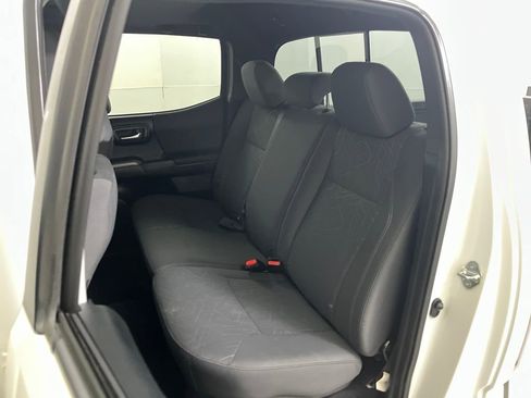 Used 2017 Toyota Tacoma TRD Sport w/ Premium & Technology Package image 19