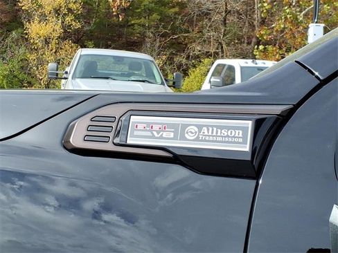 Used 2024 GMC Sierra 2500 AT4X image 26