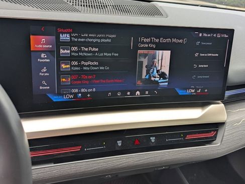 Certified 2024 BMW 530i xDrive w/ Premium Package AWD/4WD image 6