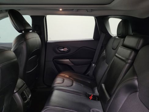 Used 2019 Jeep Cherokee Limited AWD/4WD image 18
