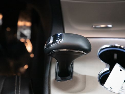 Used 2015 Jeep Grand Cherokee Overland w/ Advanced Technology Group AWD/4WD image 19