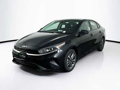 Used 2024 Kia Forte LXS image 3