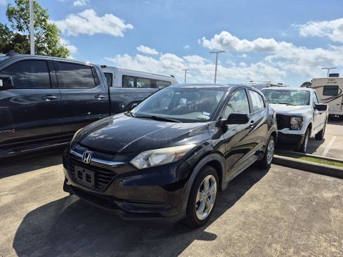 Used 2017 Honda HR-V LX image 1