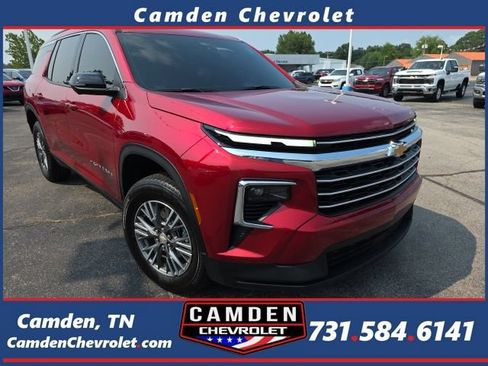 Used 2026 Chevrolet Traverse LT w/ Driver Confidence Package FWD image 1