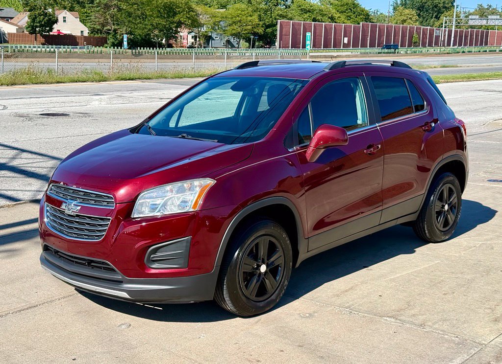 Used 2016 Chevrolet Trax LT w/ LT Convenience Package AWD/4WD image 1