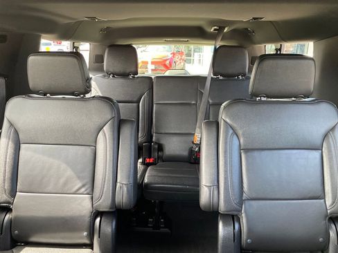 Used 2025 Chevrolet Suburban LT w/ Comfort Package AWD/4WD image 32