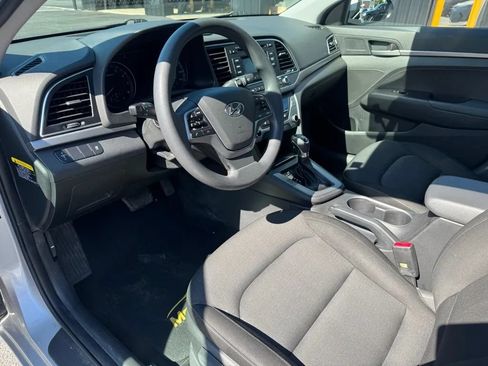 Used 2018 Hyundai Elantra SE FWD image 5