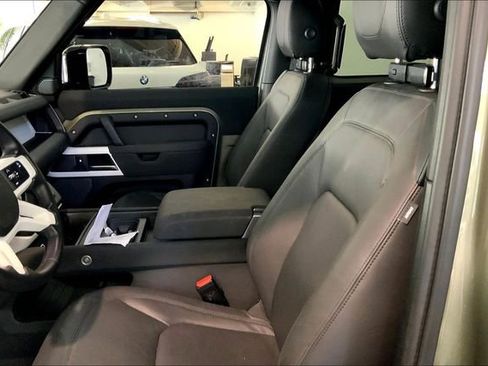 Used 2023 Land Rover Defender 90 SE AWD/4WD image 10
