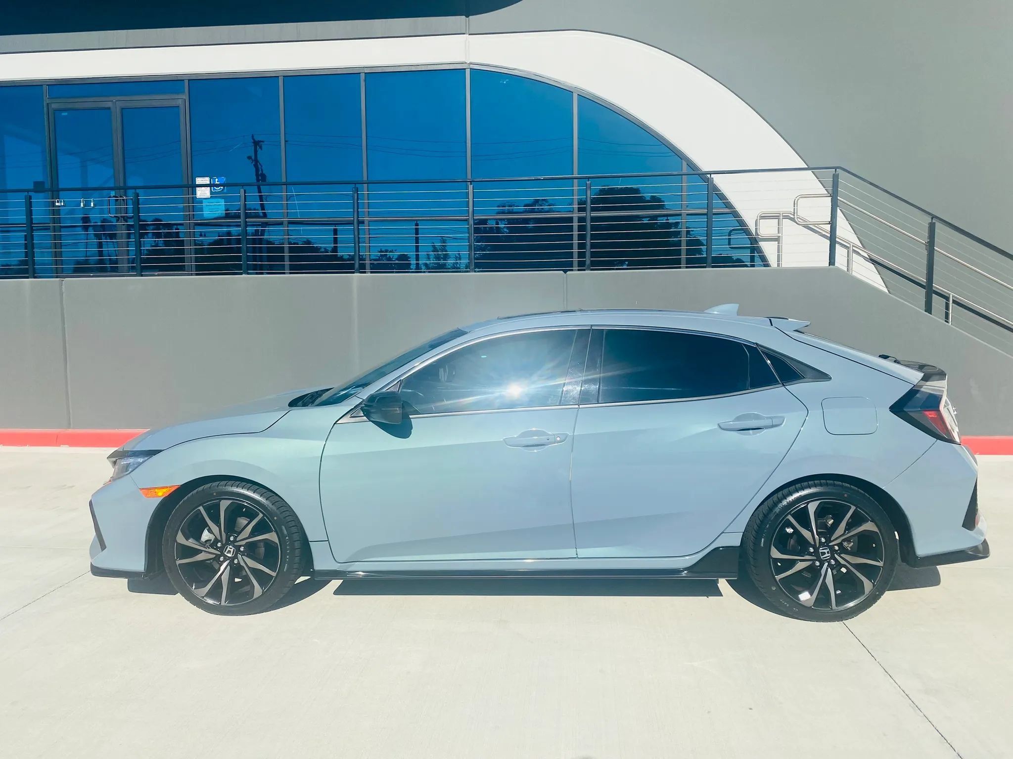 Used 2017 Honda Civic Sport Touring image 3