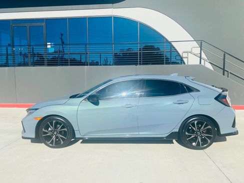 Used 2017 Honda Civic Sport Touring image 3