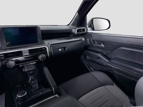 Certified 2025 Toyota Tacoma TRD Off-Road image 16