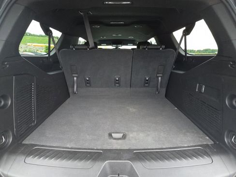 Used 2021 Chevrolet Suburban LT AWD/4WD image 33