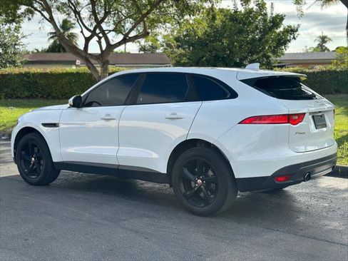 Used 2017 Jaguar F-PACE Premium image 6