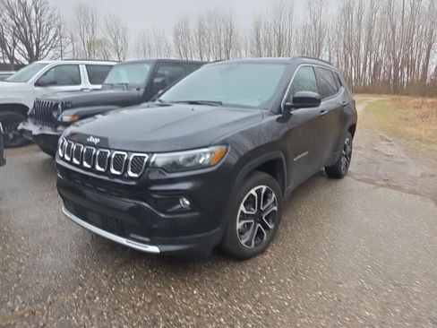 Used 2024 Jeep Compass Limited image 2