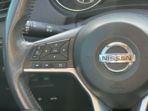 Used 2017 Nissan Rogue SL w/ SL Premium Package FWD image 27