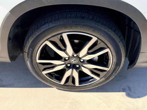 Used 2020 Honda Pilot Elite image 15