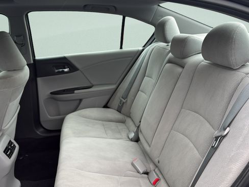 Used 2015 Honda Accord EX image 17