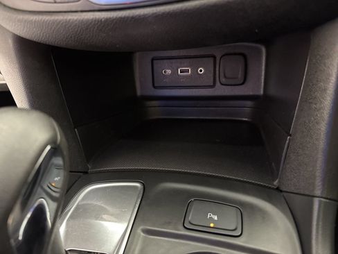 Used 2024 Chevrolet Equinox LT FWD image 39
