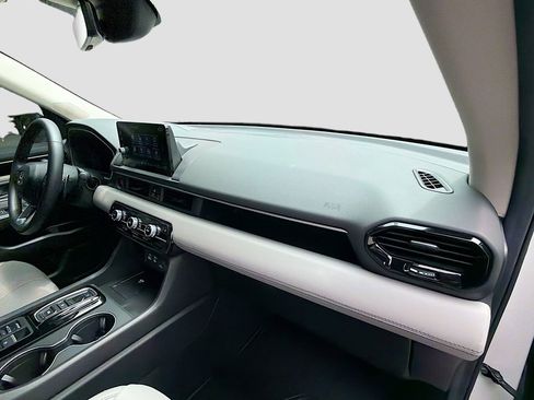 Used 2025 Honda Pilot EX-L image 29