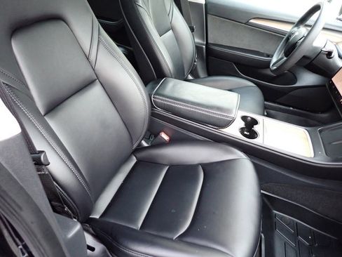 Used 2023 Tesla Model 3 Standard Range image 11