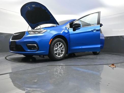 New 2026 Chrysler Pacifica Select image 31