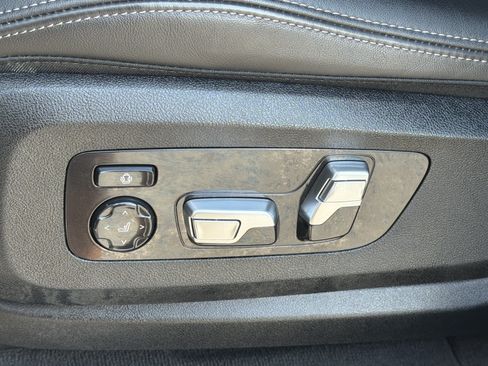 Used 2025 BMW X5 xDrive40i AWD/4WD image 18