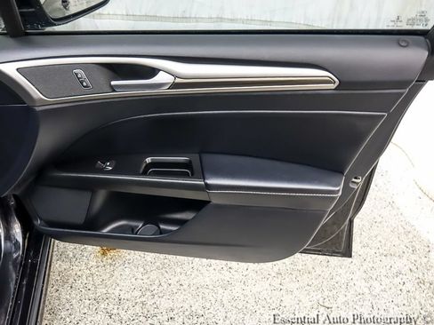 Used 2020 Ford Fusion SEL FWD image 23