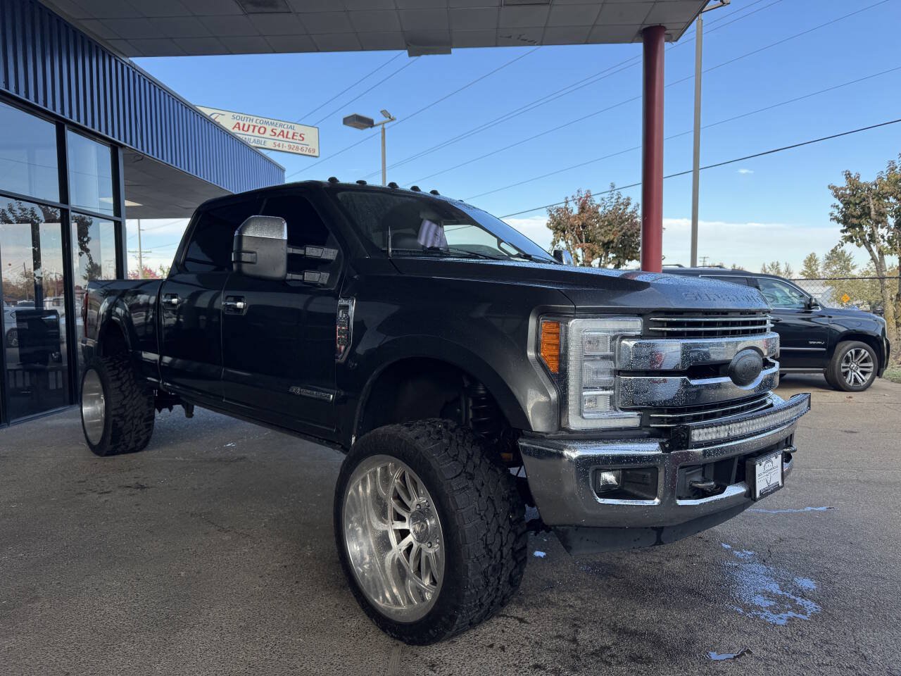 Used 2018 Ford F350 Lariat w/ Lariat Ultimate Package AWD/4WD image 2
