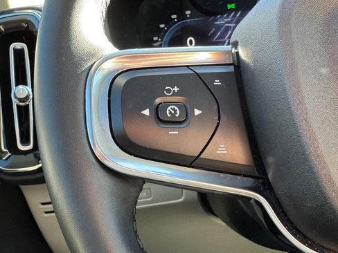 Certified 2023 Volvo XC40 B5 Plus w/ Protection Package Premier image 18