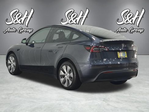 Used 2024 Tesla Model Y Long Range AWD/4WD image 12