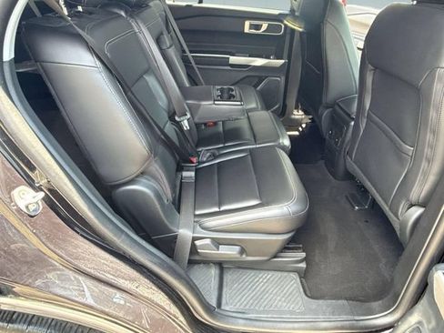 Used 2023 Ford Explorer XLT w/ Equipment Group 202A AWD/4WD image 40