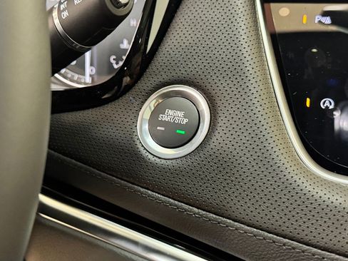 New 2025 Cadillac XT6 Luxury image 28