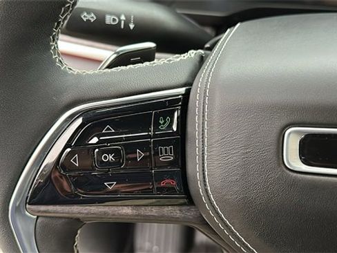 Used 2023 Jeep Grand Cherokee Overland image 14