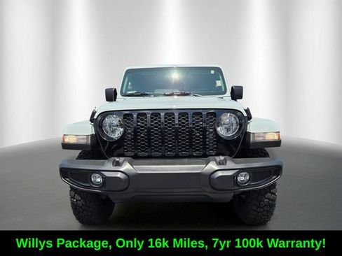 Used 2023 Jeep Gladiator Sport AWD/4WD image 2