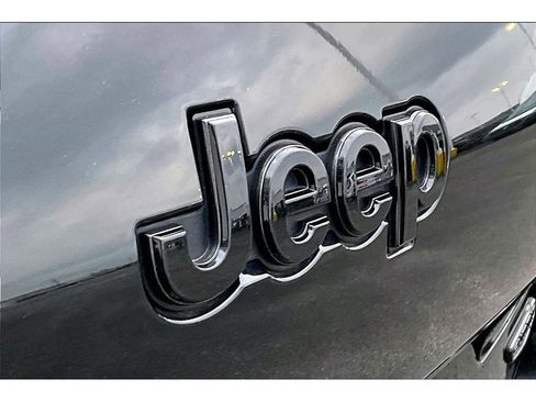 Certified 2024 Jeep Grand Cherokee L Summit w/ High Altitude Package image 9