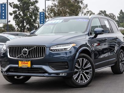 Used 2021 Volvo XC90 T6 Momentum w/ Climate Package