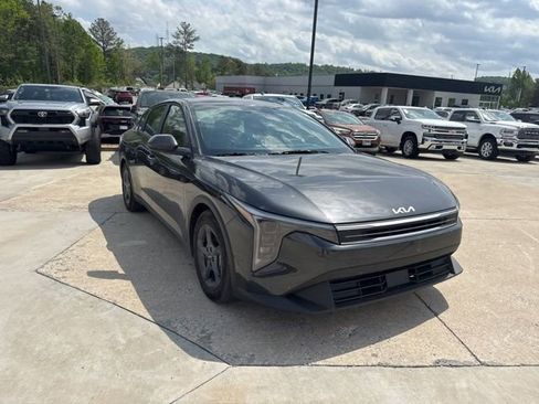 Used 2025 Kia K4 LXS image 4