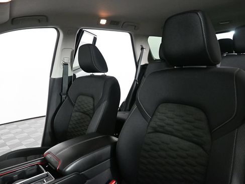 Used 2022 Nissan Pathfinder S FWD image 5