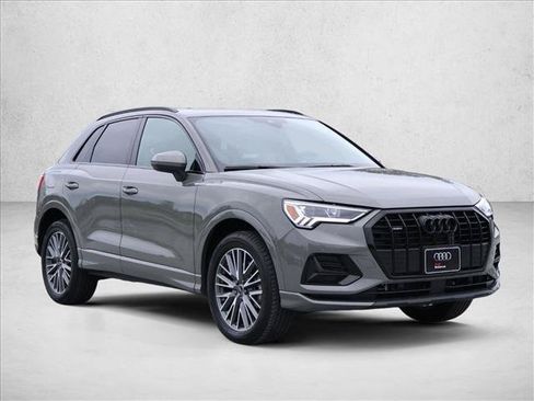 Used 2023 Audi Q3 2.0T Premium w/ Convenience Package AWD/4WD image 3
