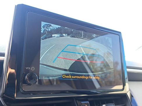 Certified 2025 Toyota Corolla Cross LE image 22