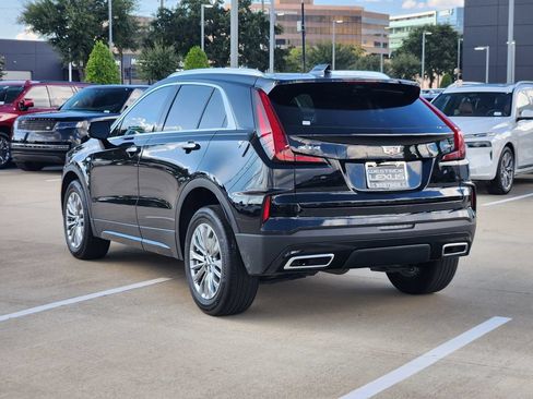 Used 2024 Cadillac XT4 Premium Luxury w/ Technology Package FWD image 5