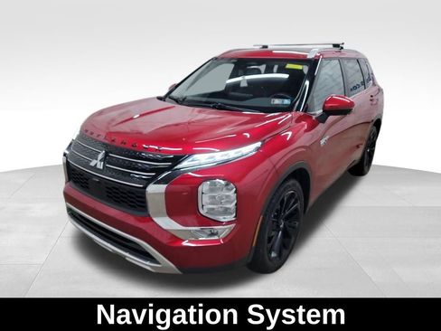 Used 2023 Mitsubishi Outlander SE image 3