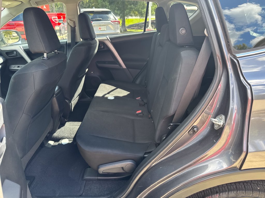 Used 2016 Toyota RAV4 LE FWD image 24