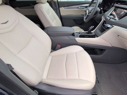Certified 2024 Cadillac XT5 Premium Luxury image 10