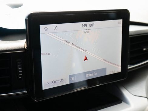 Used 2022 Ford Explorer XLT w/ Equipment Group 202A image 26