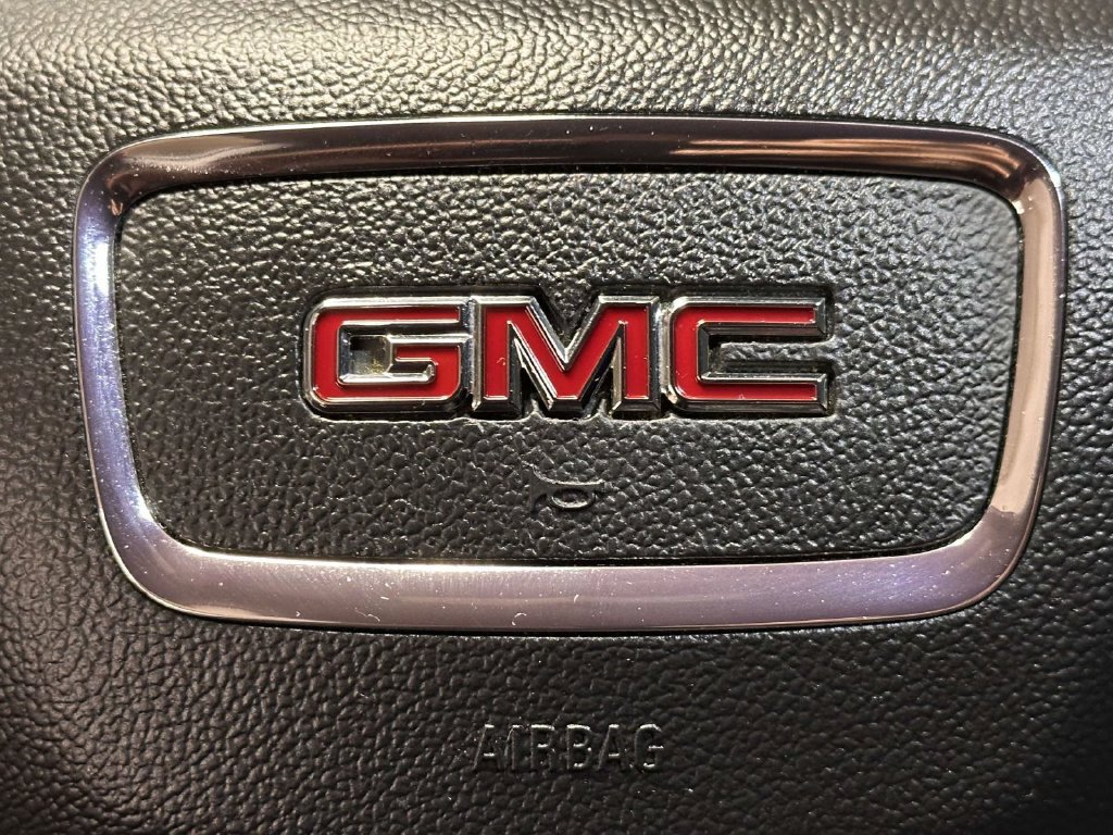 Used 2023 GMC Acadia SLE w/ Driver Convenience Package AWD/4WD image 23