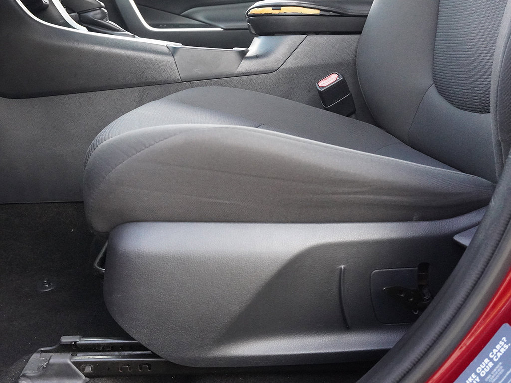 Used 2020 Toyota RAV4 LE FWD image 23