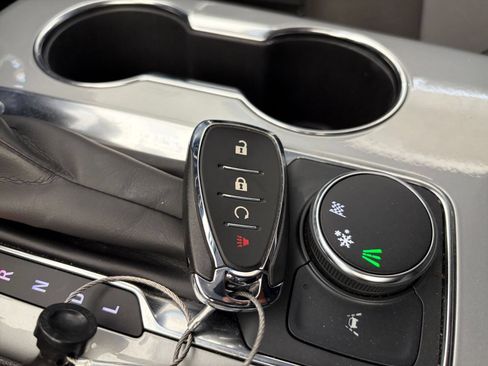 Used 2025 Chevrolet Blazer LT FWD image 20